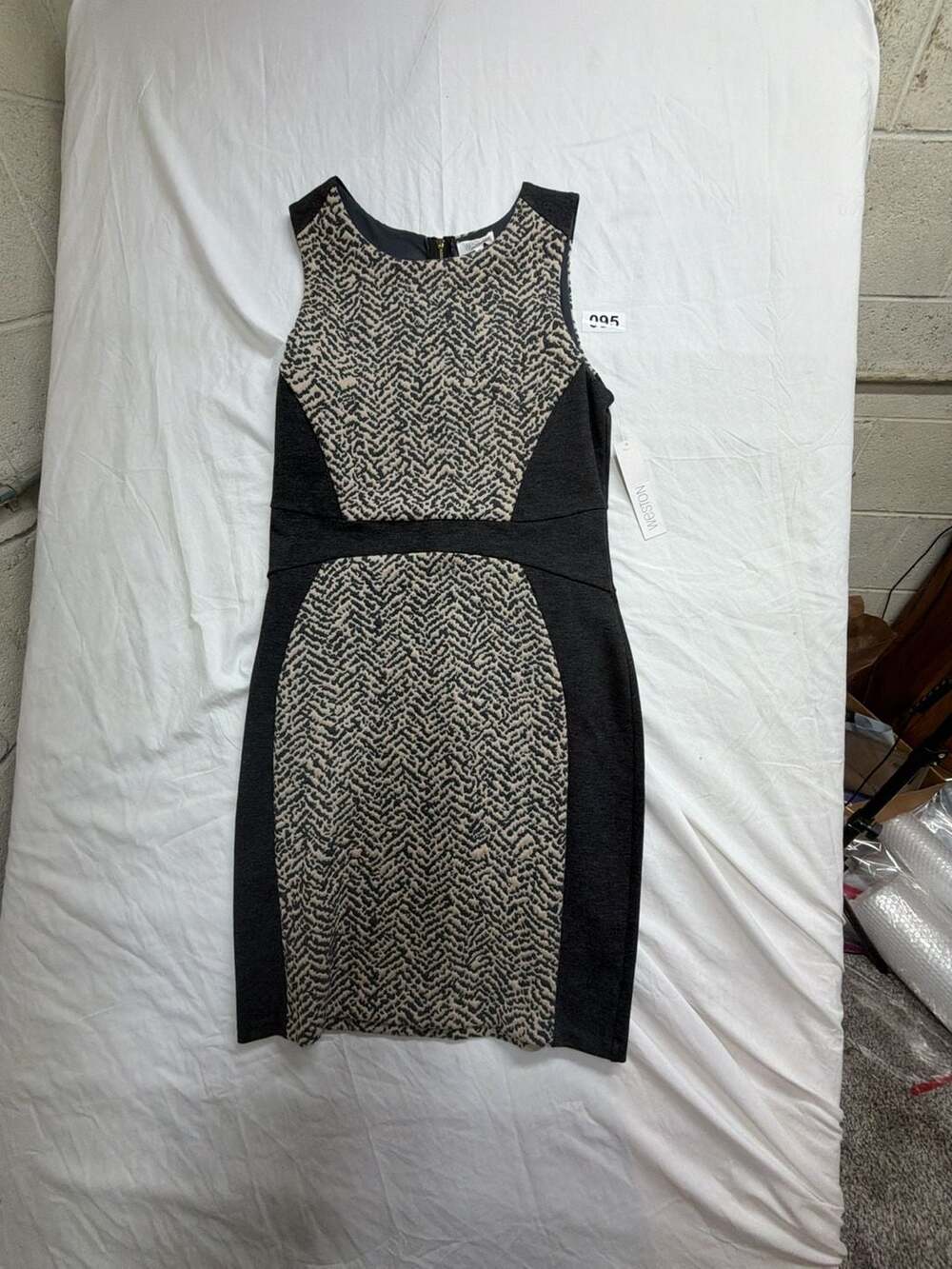 Weston Sleeveless Sheath Dress in Black and Beige Herringbone Pattern Size M